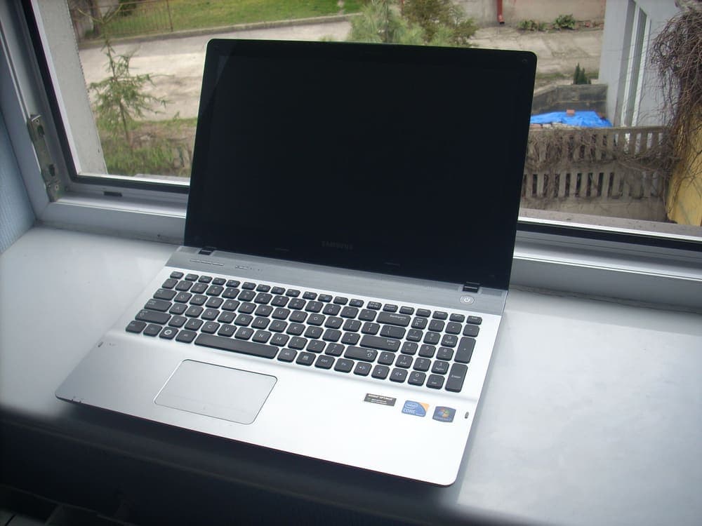 Apple Notebook Pro 1